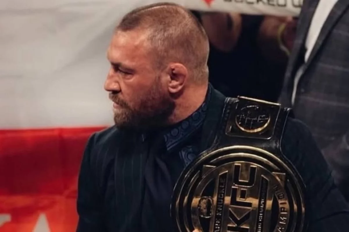 Read more about the article NYP: Конор Макгрегор вернется в UFC и проведёт поединок с Максом Холлоуэем