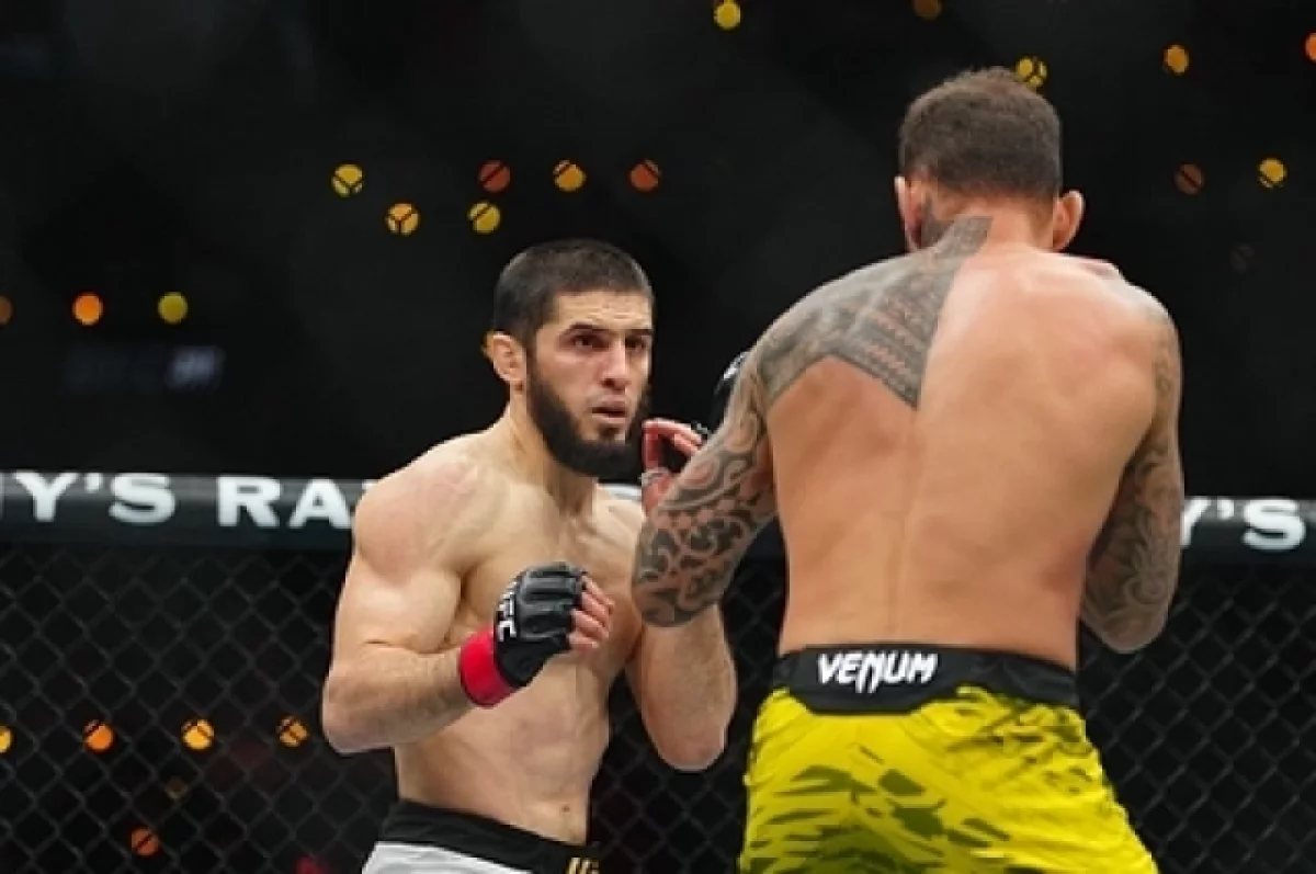 Read more about the article Ислам Махачев победил Иэна Гэрри и установил рекорд UFC